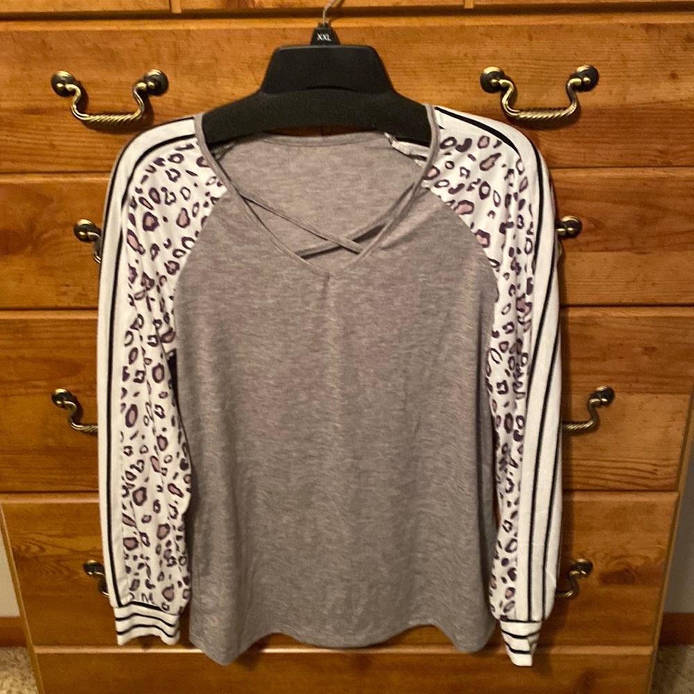 NWOT - adorable cross front tee with animal print/stripe contrasts on sleeves